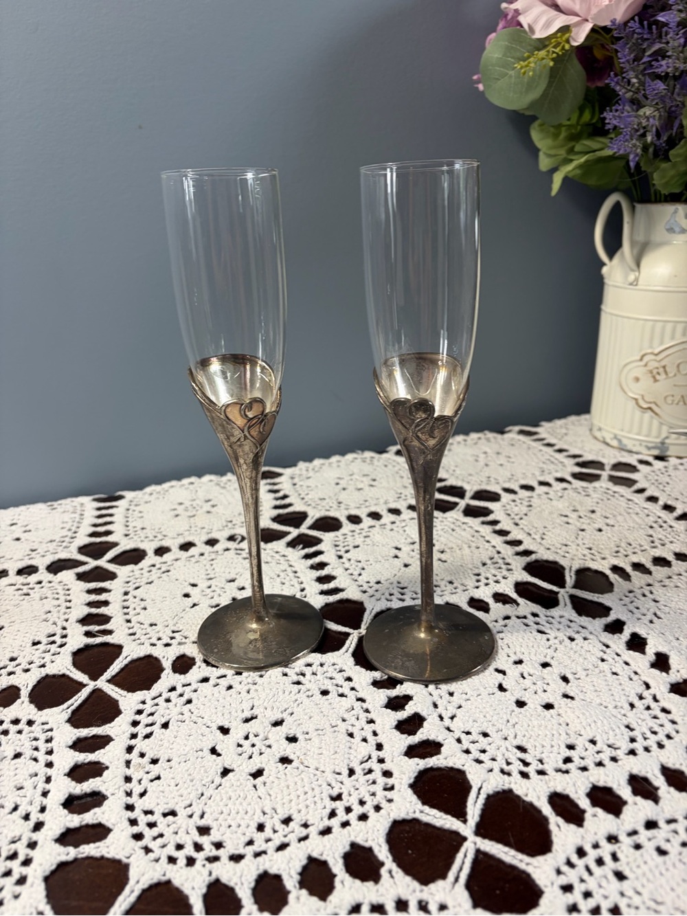 Art Nouveau Lenox Forevermore Silver Stem Raised Heart Champagne Flutes (2)